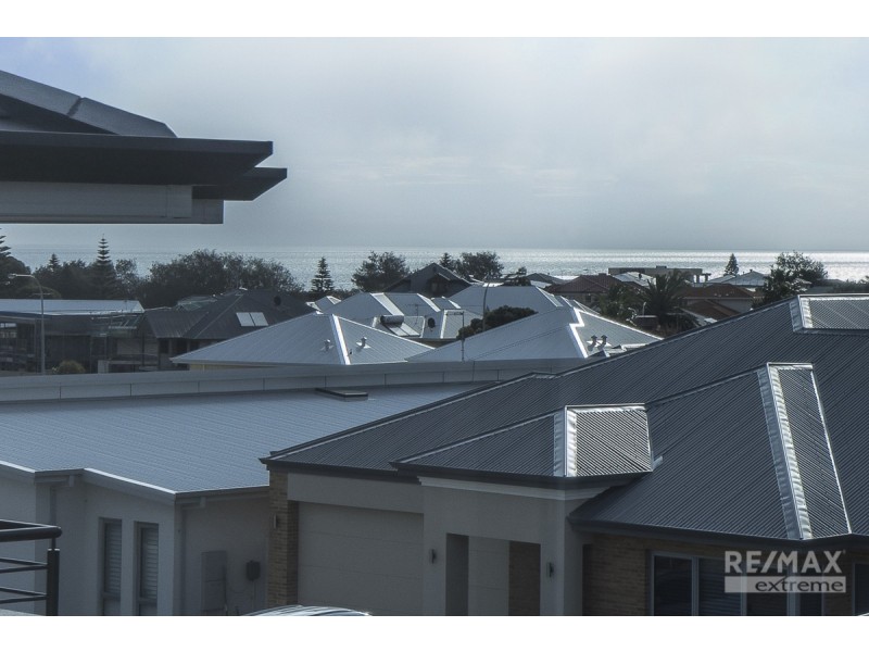 11 Blackpool Promenade, Iluka WA 6028