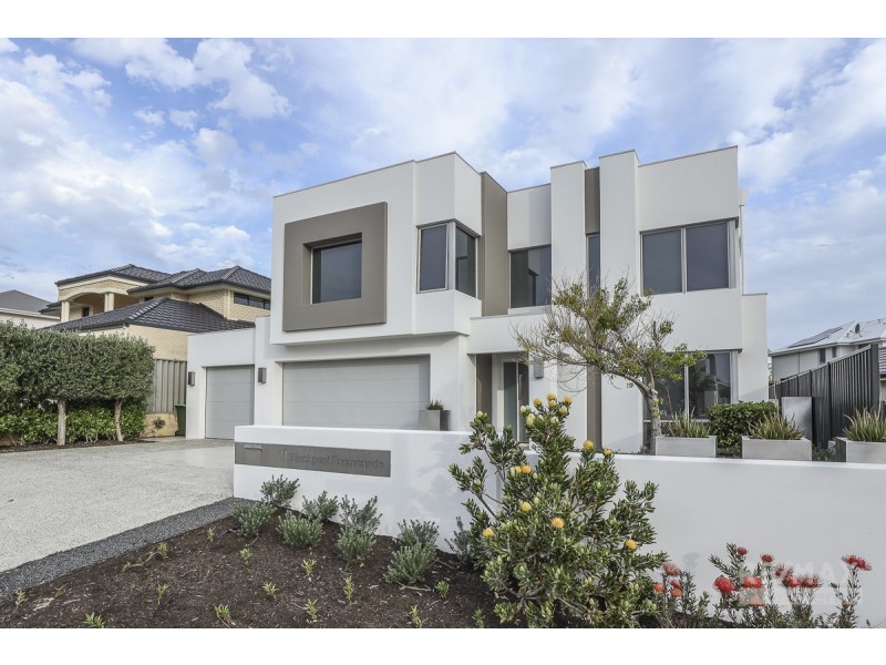 11 Blackpool Promenade, Iluka WA 6028