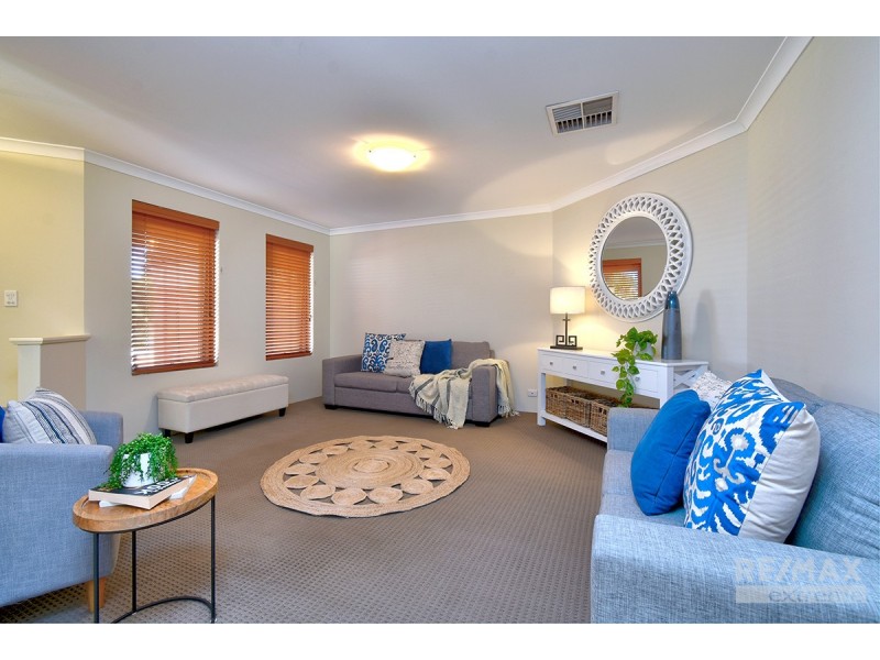 11 Shiralee Bend, Carramar WA 6031