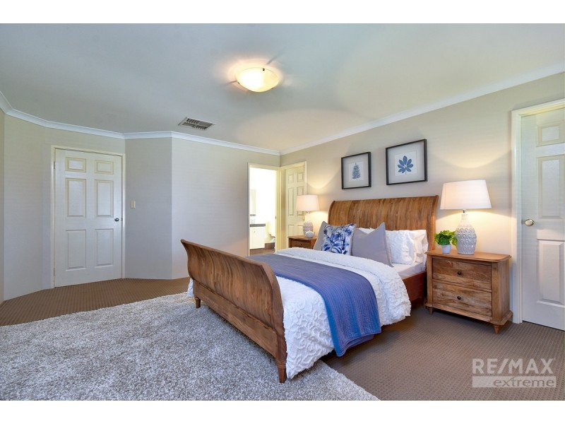 11 Shiralee Bend, Carramar WA 6031