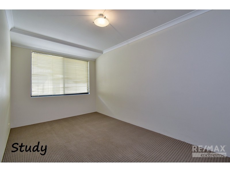 11 Shiralee Bend, Carramar WA 6031