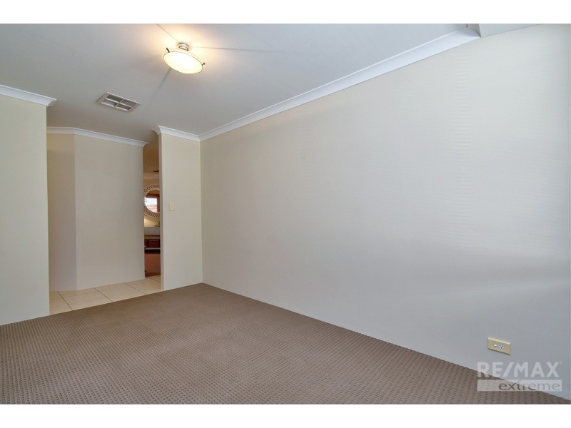 11 Shiralee Bend, Carramar WA 6031