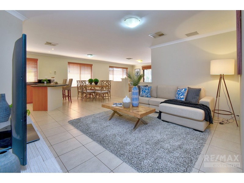 11 Shiralee Bend, Carramar WA 6031
