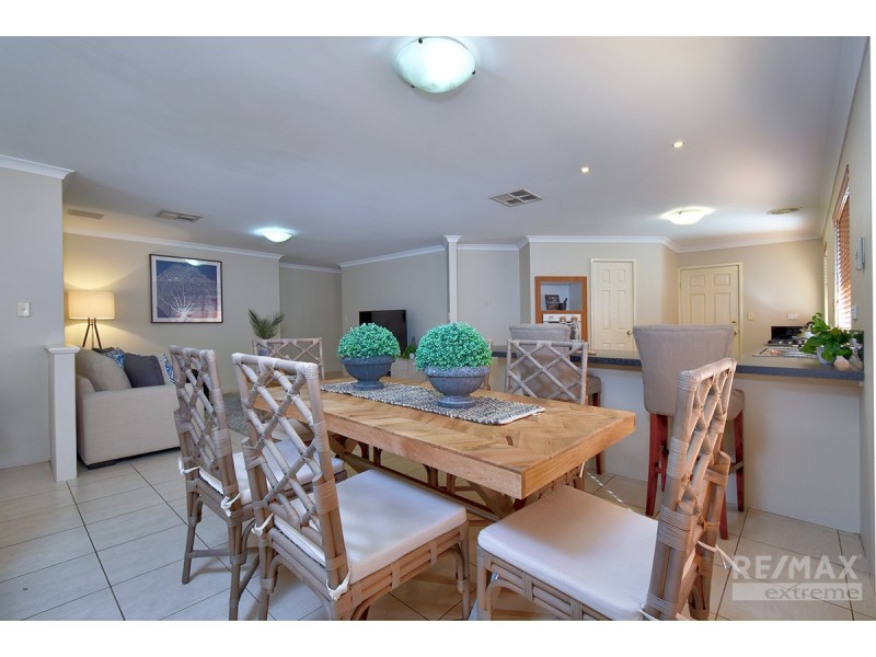 11 Shiralee Bend, Carramar WA 6031
