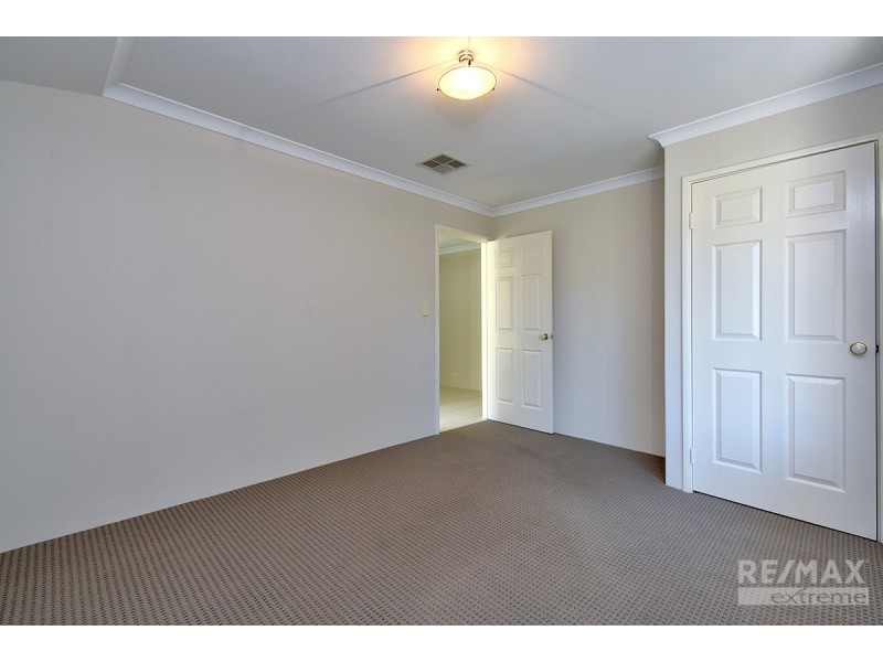 11 Shiralee Bend, Carramar WA 6031
