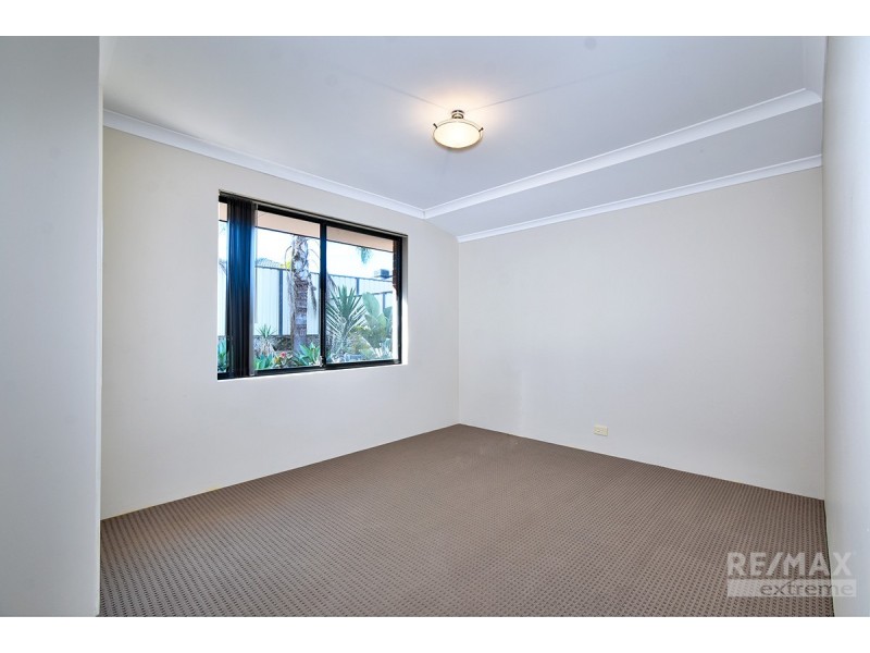11 Shiralee Bend, Carramar WA 6031