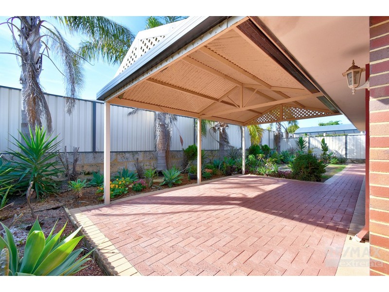 11 Shiralee Bend, Carramar WA 6031