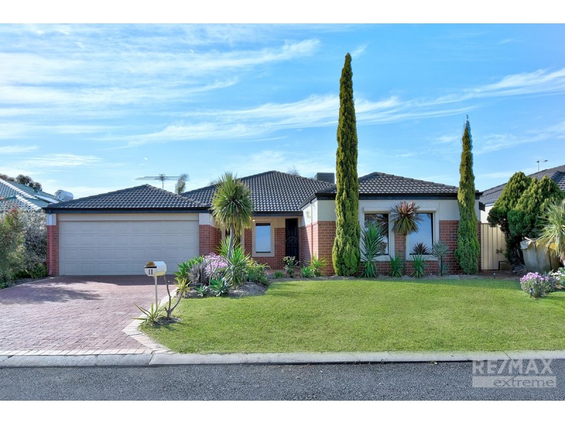 11 Shiralee Bend, Carramar WA 6031