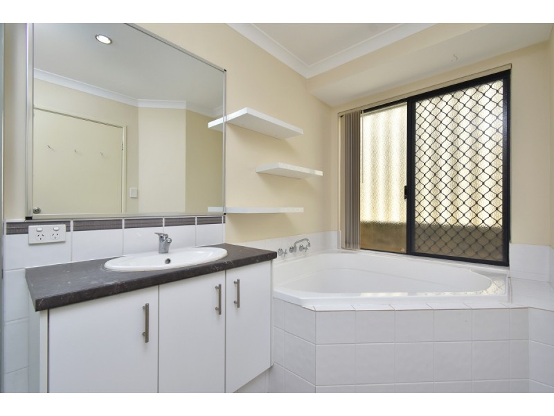 4 Kartner Road, Tapping WA 6065