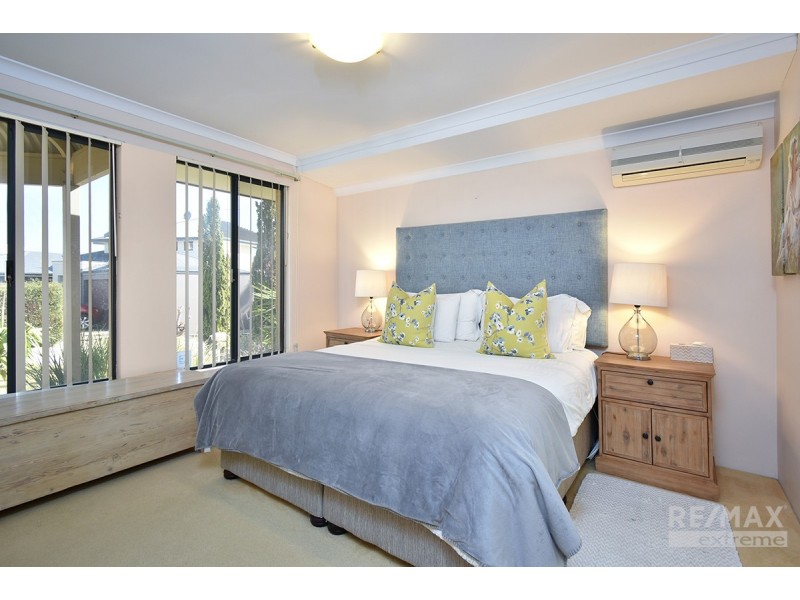 12 Crofton Cove, Mindarie WA 6030