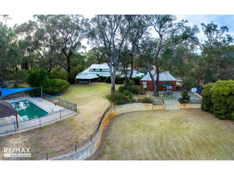 71 Bushland Retreat, Carramar WA 6031