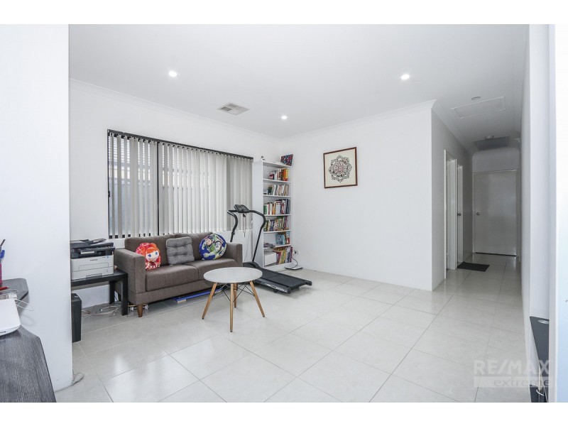 54 Cabernet Loop, Pearsall WA 6065