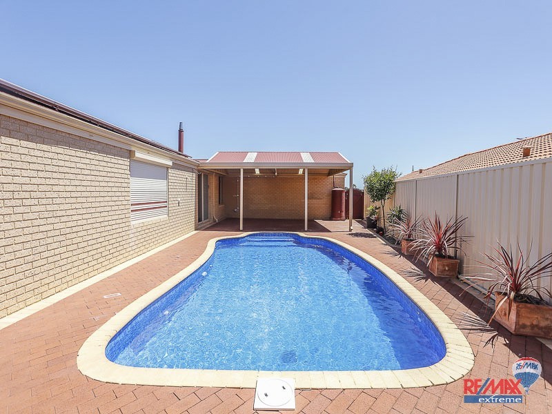 15 Greenock Gardens, Kinross WA 6028