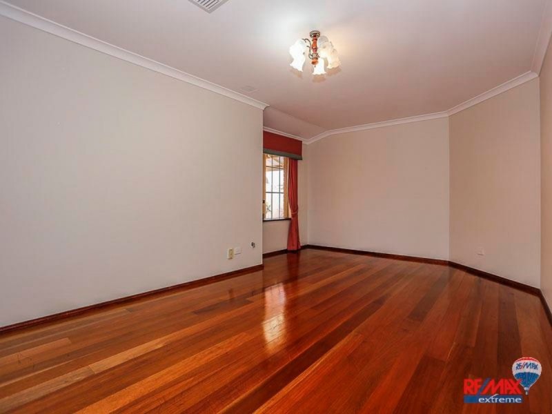 15 Greenock Gardens, Kinross WA 6028