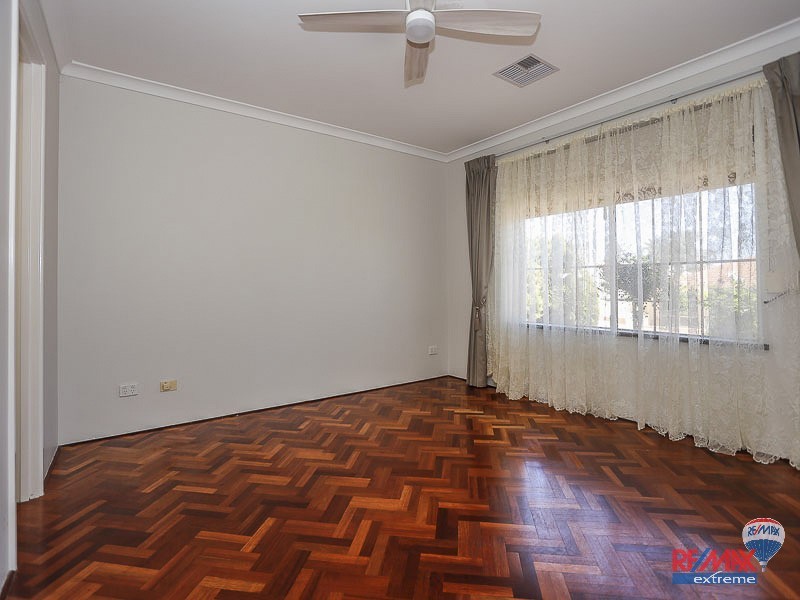 15 Greenock Gardens, Kinross WA 6028