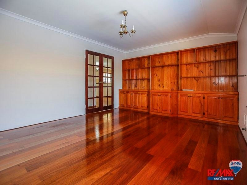15 Greenock Gardens, Kinross WA 6028