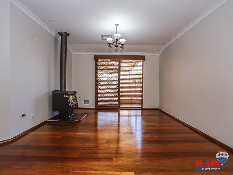 15 Greenock Gardens, Kinross WA 6028