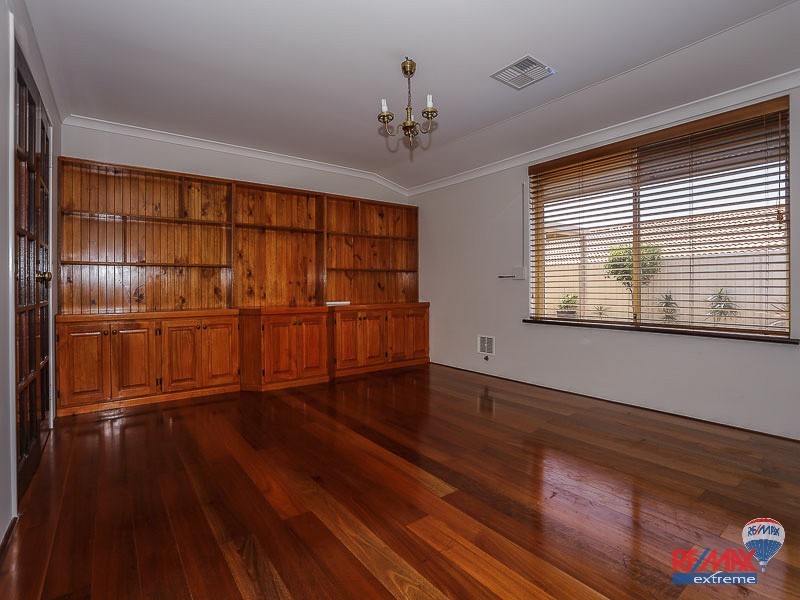 15 Greenock Gardens, Kinross WA 6028