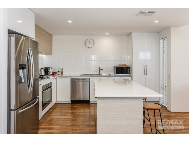 12 Broach Way, Alkimos WA 6038