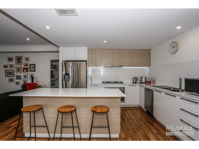 12 Broach Way, Alkimos WA 6038