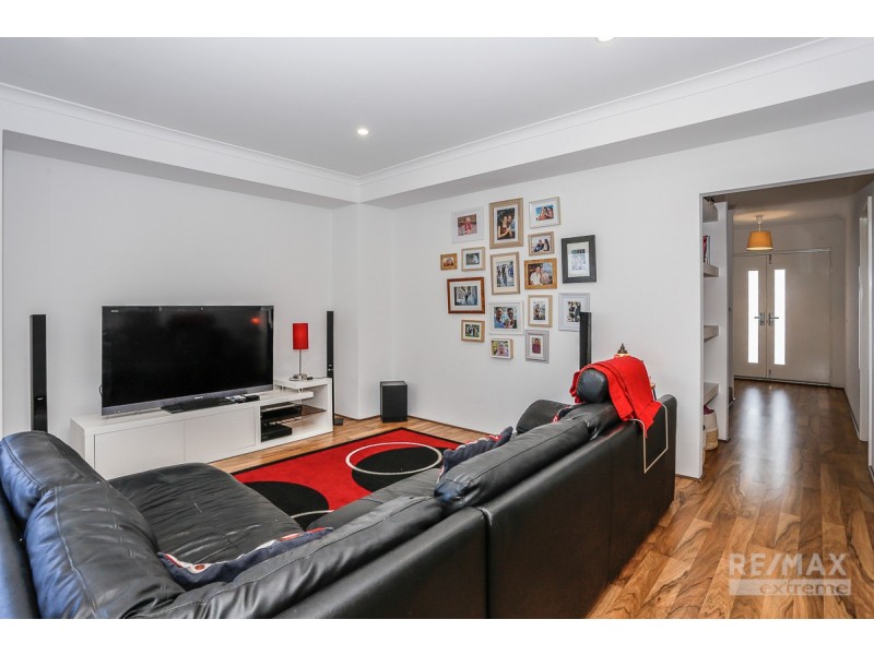 12 Broach Way, Alkimos WA 6038