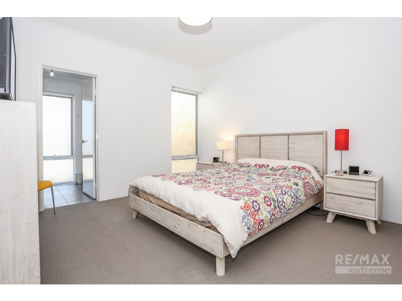 12 Broach Way, Alkimos WA 6038