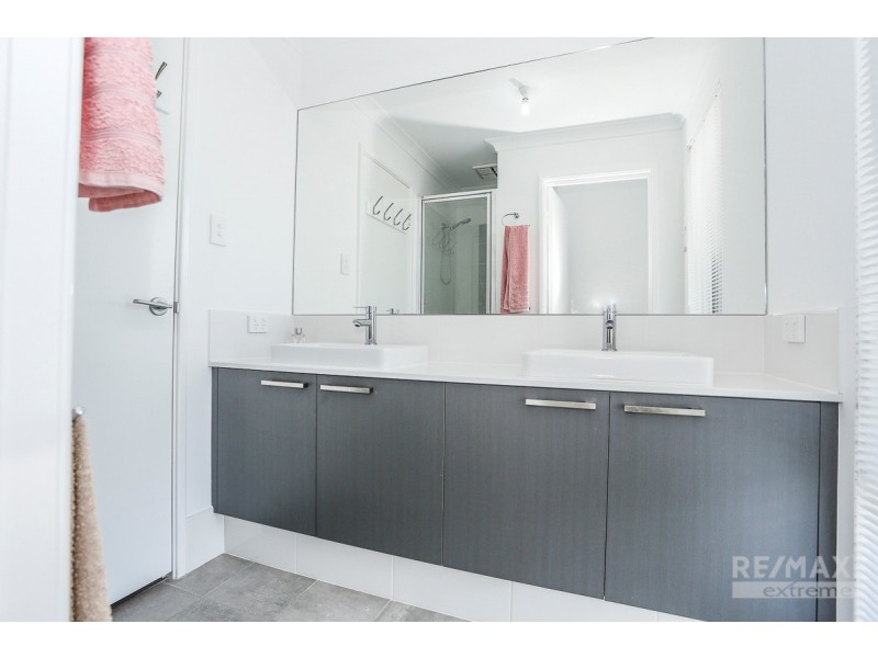 12 Broach Way, Alkimos WA 6038