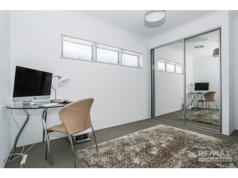 12 Broach Way, Alkimos WA 6038