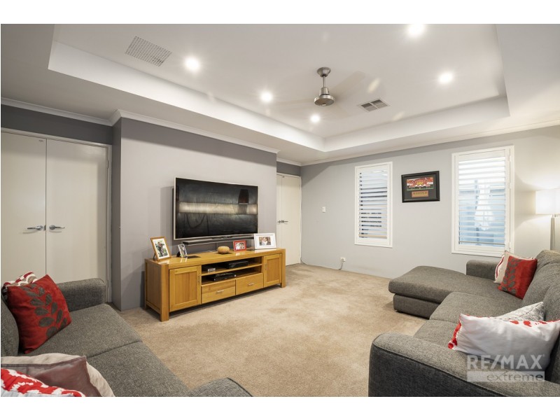 6 Yarmouth Road, Jindalee WA 6036