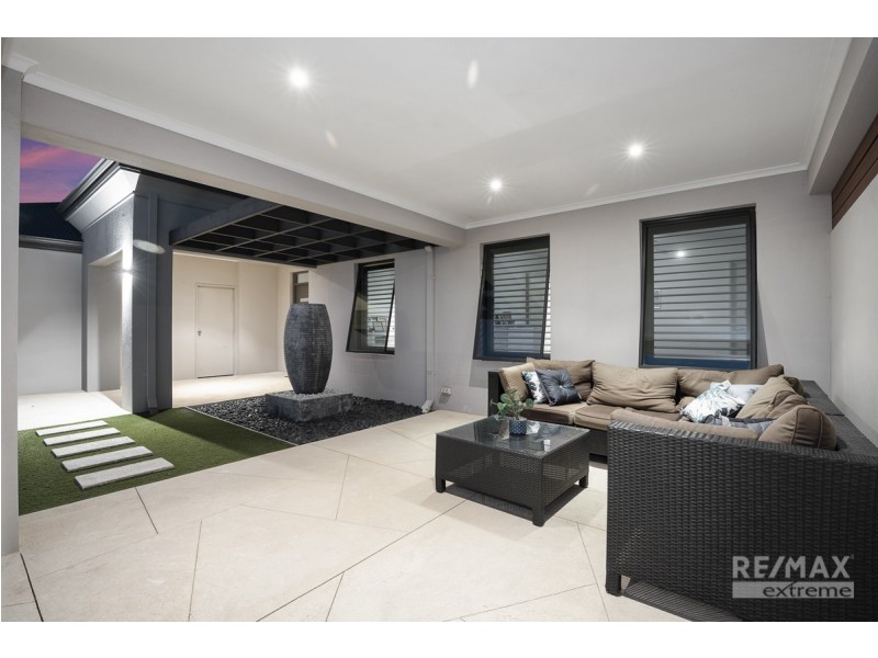 6 Yarmouth Road, Jindalee WA 6036