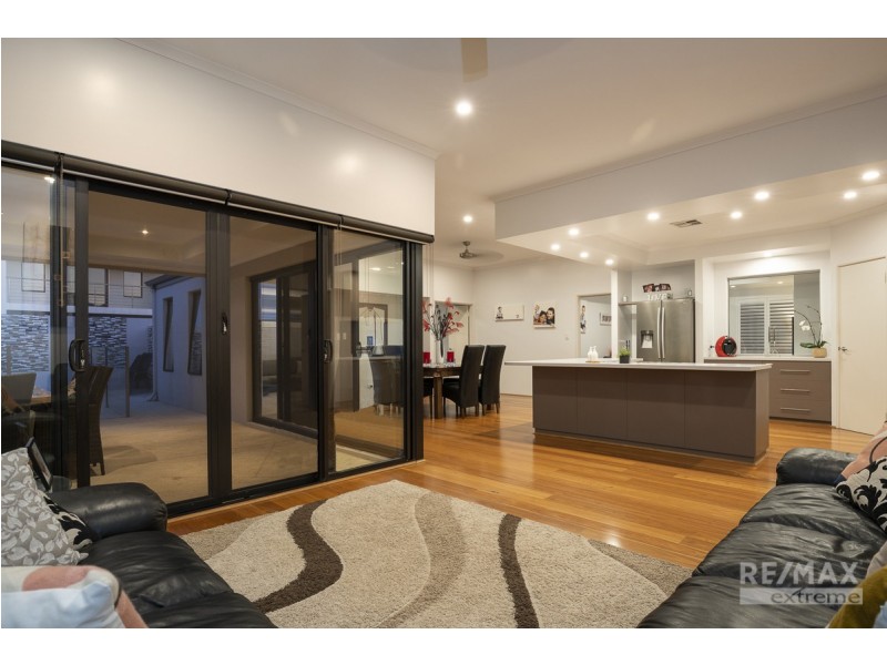 6 Yarmouth Road, Jindalee WA 6036