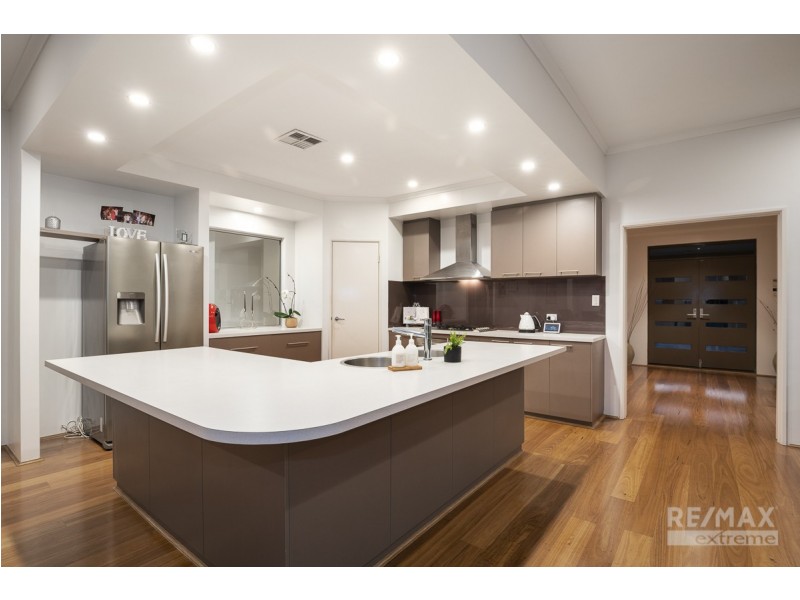 6 Yarmouth Road, Jindalee WA 6036