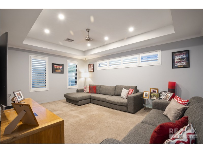 6 Yarmouth Road, Jindalee WA 6036