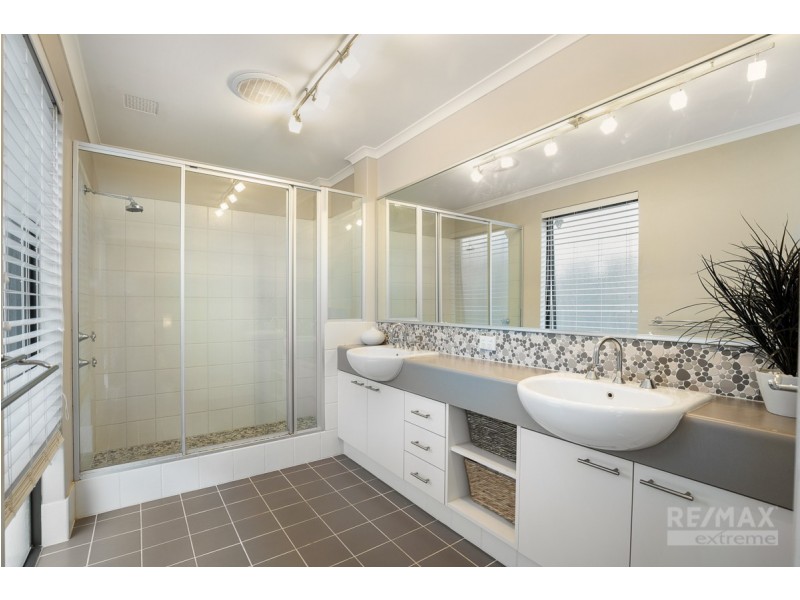 6 Yarmouth Road, Jindalee WA 6036