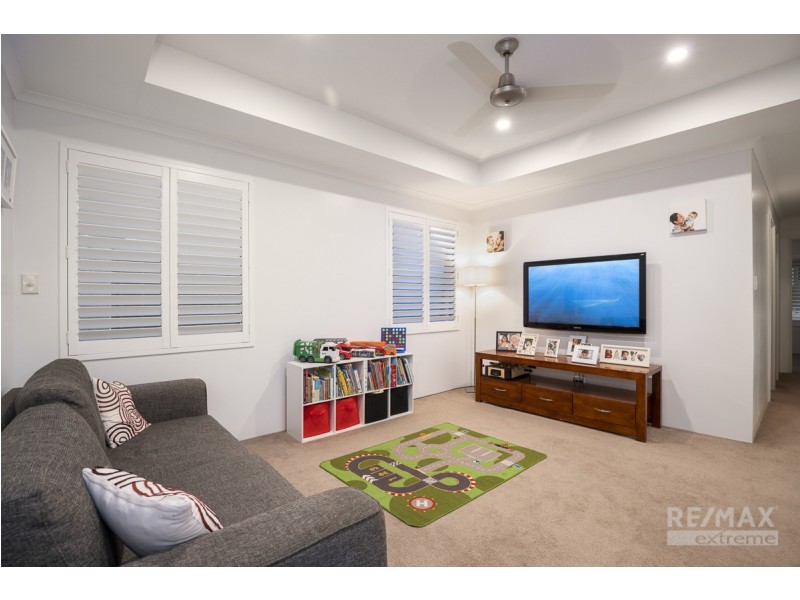 6 Yarmouth Road, Jindalee WA 6036