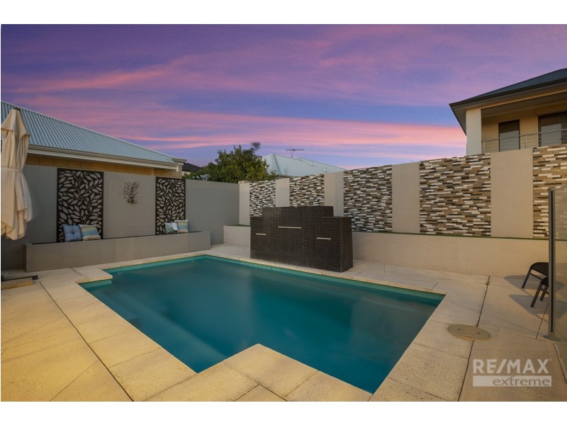 6 Yarmouth Road, Jindalee WA 6036