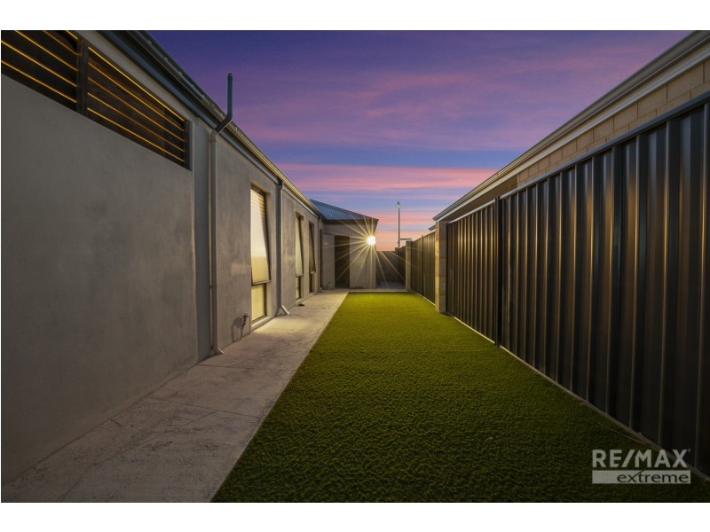 6 Yarmouth Road, Jindalee WA 6036