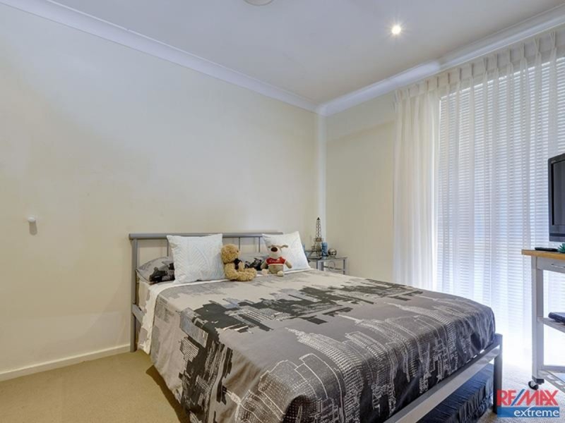 8 Waidup Street, Wanneroo WA 6065