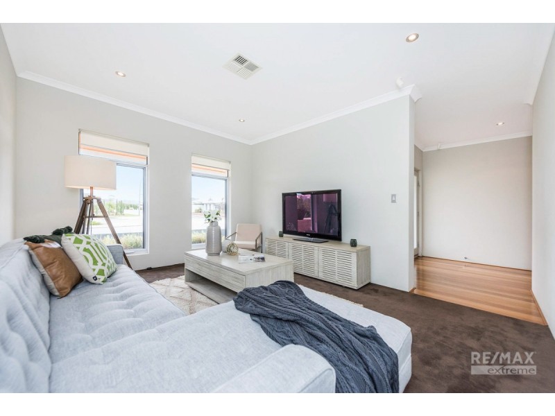 14 Adlington Way, The Vines WA 6069