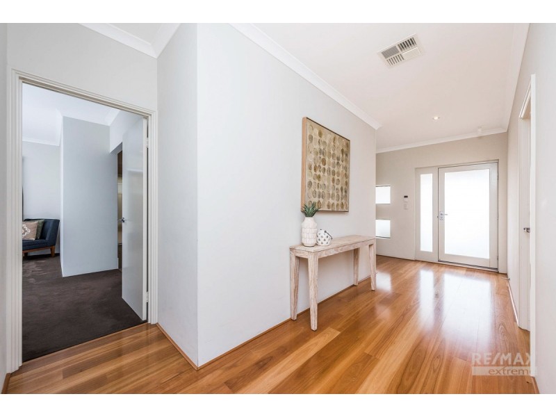 14 Adlington Way, The Vines WA 6069