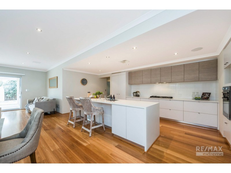 14 Adlington Way, The Vines WA 6069