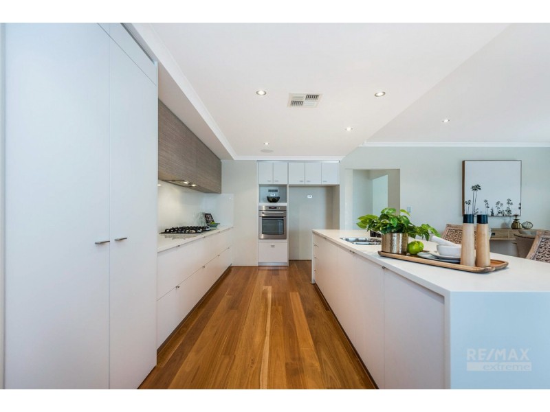 14 Adlington Way, The Vines WA 6069