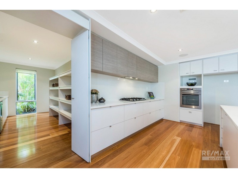 14 Adlington Way, The Vines WA 6069