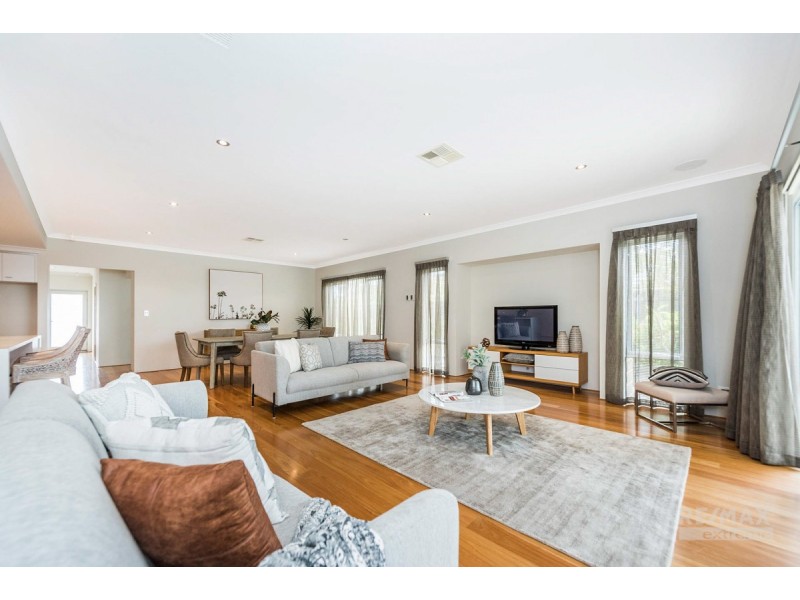 14 Adlington Way, The Vines WA 6069