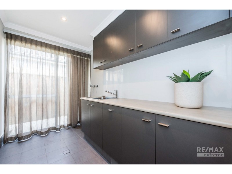 14 Adlington Way, The Vines WA 6069