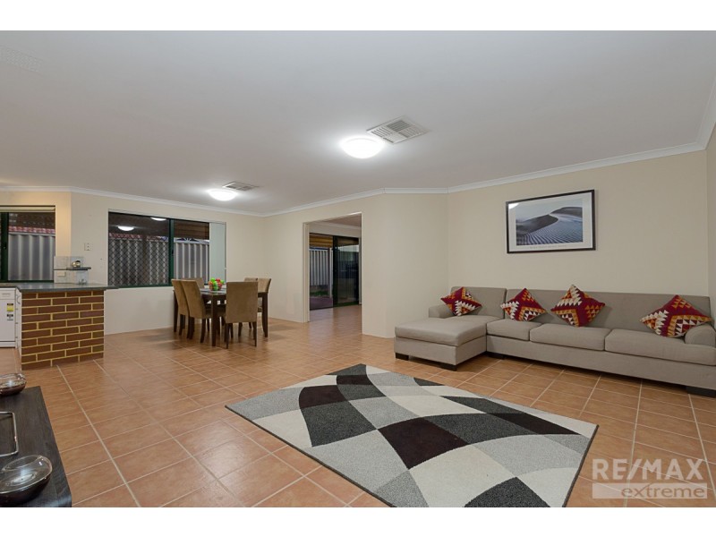 11 Thurleigh Approach, Butler WA 6036