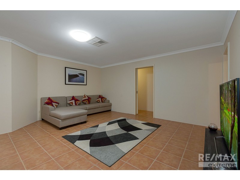 11 Thurleigh Approach, Butler WA 6036