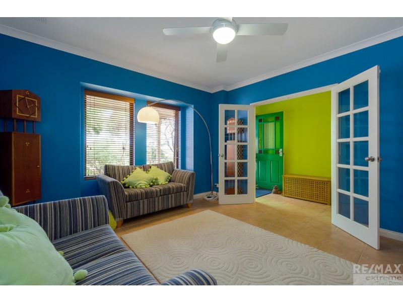 15 Lynnburn Pass, Carramar WA 6031