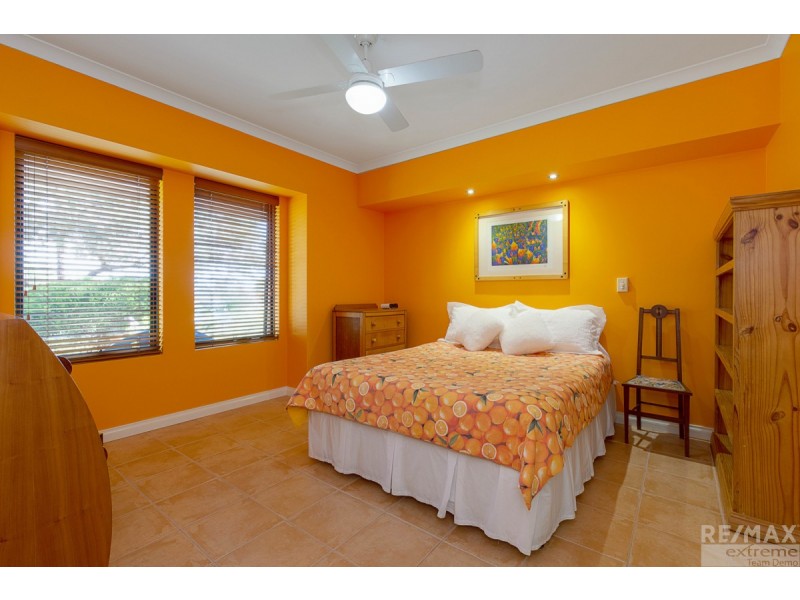 15 Lynnburn Pass, Carramar WA 6031