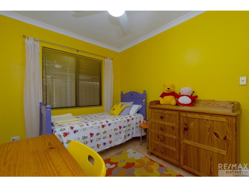 15 Lynnburn Pass, Carramar WA 6031